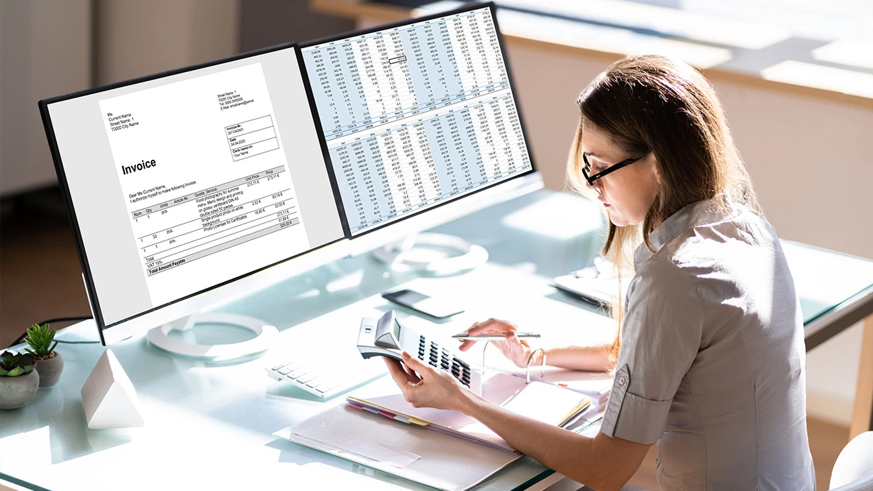 AI software analyzing an international invoice.